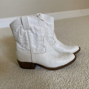 Coconuts Pistol white snake cowboy boots